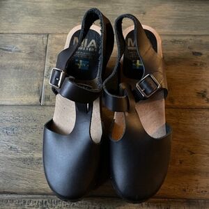 MIA Madeline clogs 39 black clog sandals